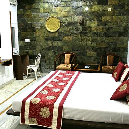 Kaveri Hotel And Restaurant Yamuna Nagar Luaran gambar