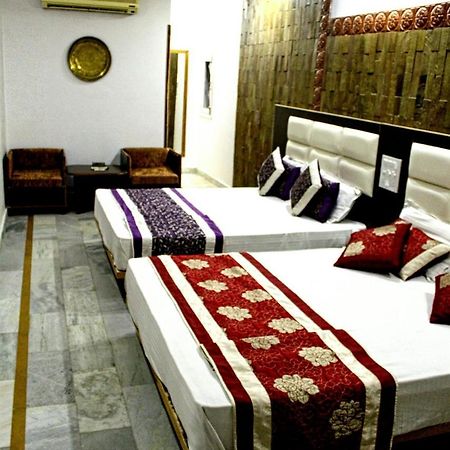 Kaveri Hotel And Restaurant Yamuna Nagar Luaran gambar