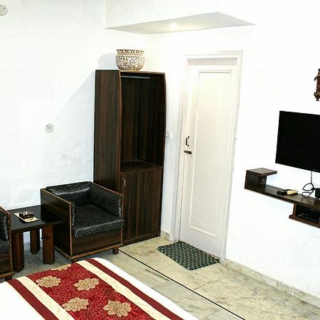 Kaveri Hotel And Restaurant Yamuna Nagar Luaran gambar