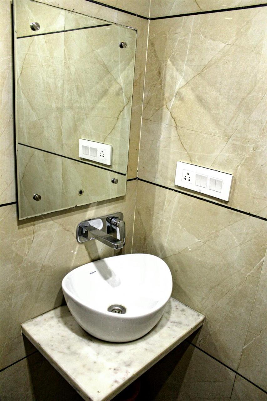 Kaveri Hotel And Restaurant Yamuna Nagar Luaran gambar