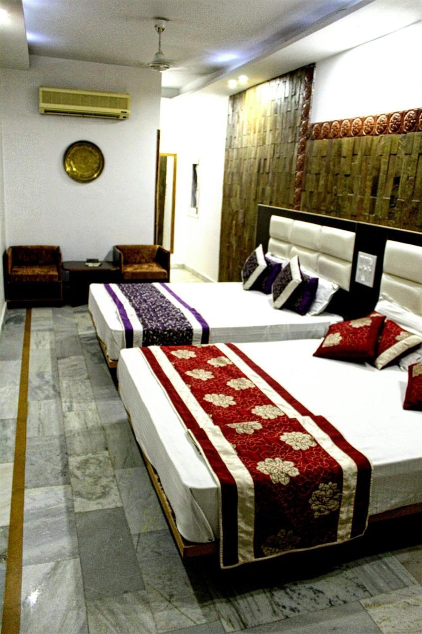 Kaveri Hotel And Restaurant Yamuna Nagar Luaran gambar